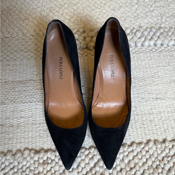 GUC - Pura Lopez Black Suede Heels - Picture 2 of 8